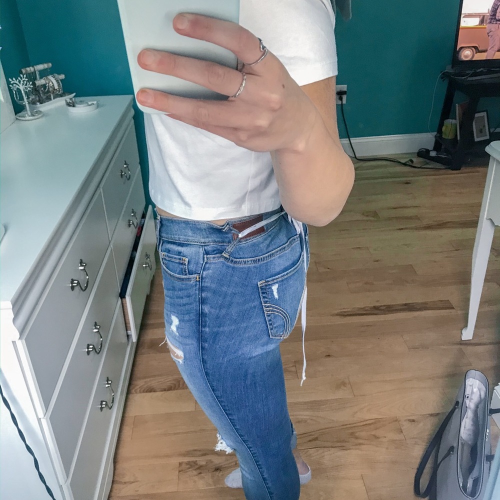 Hollister Ripped Jeans - Picture 3 of 4